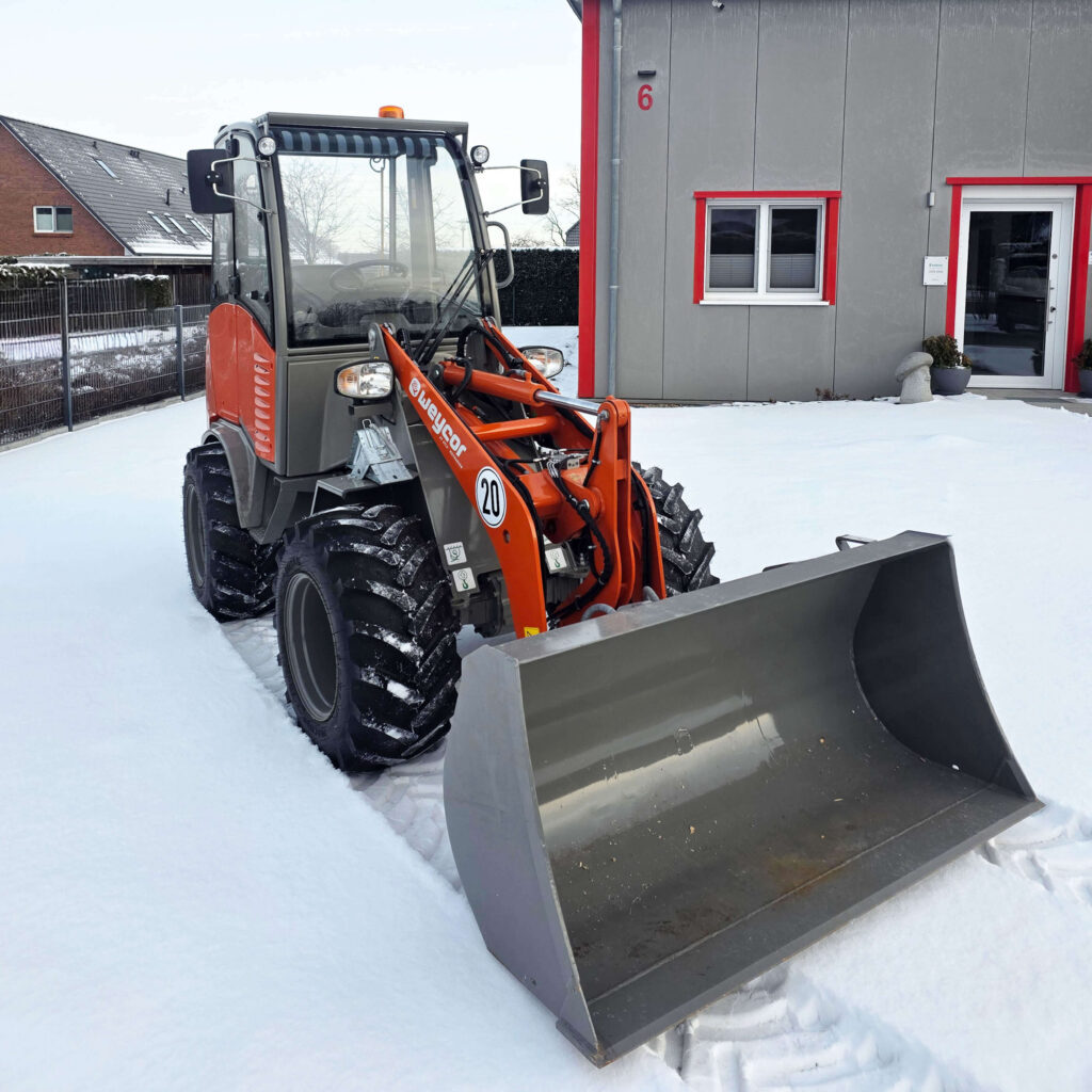 Neue Radlader bei Clausen Haustechnik